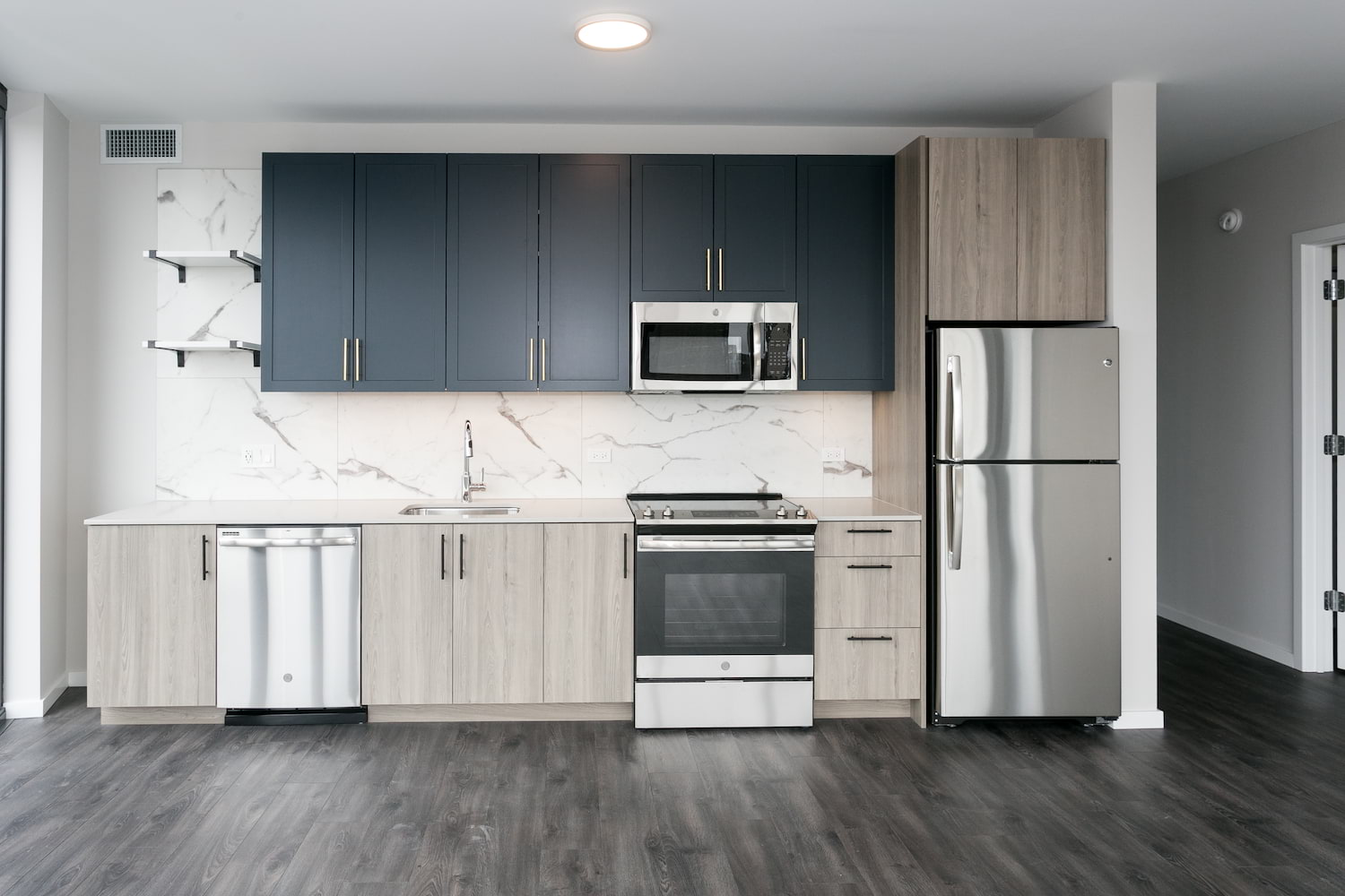 Photo of 3,850 apartment