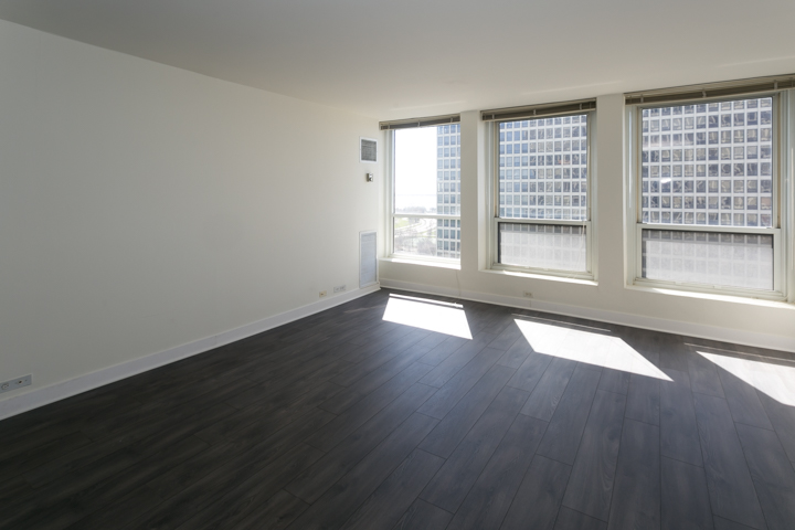 Photo of 1,880 apartment